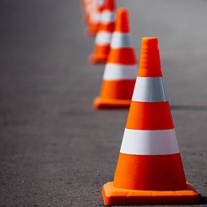 استوانه ایمنی یا مخروط ترافیکی